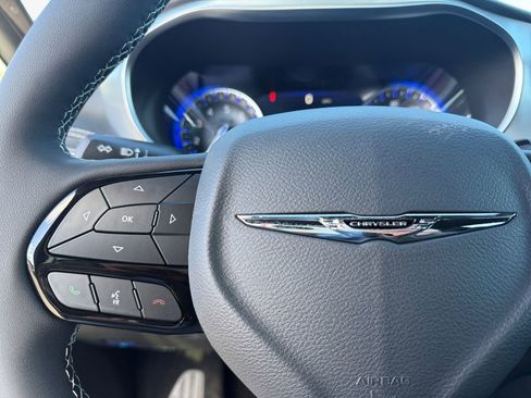 New 2026 Chrysler Pacifica Limited w/ S Appearance Package image 25