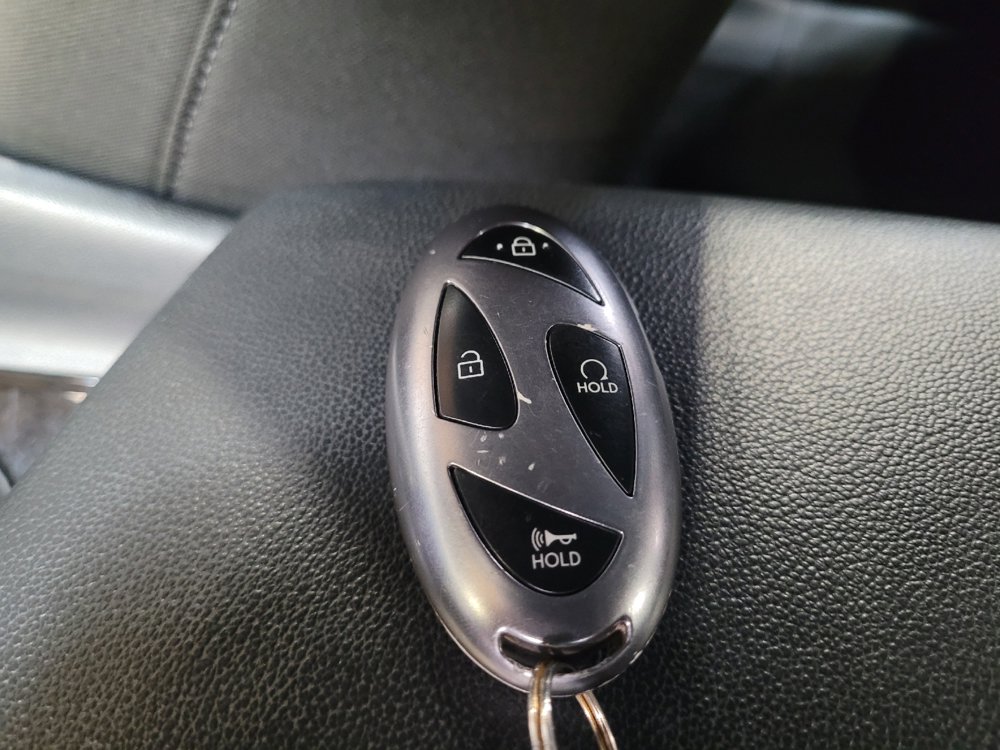 Used 2025 Hyundai Elantra SEL FWD image 32
