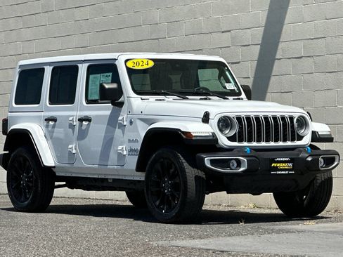 Used 2024 Jeep Wrangler Unlimited Sahara AWD/4WD image 2