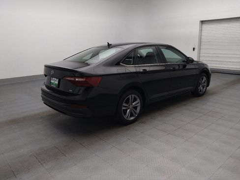 Used 2024 Volkswagen Jetta SE FWD image 10