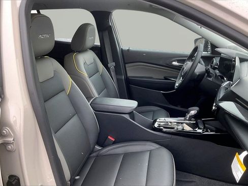 New 2026 Chevrolet Trax ACTIV w/ Sunroof Package image 13