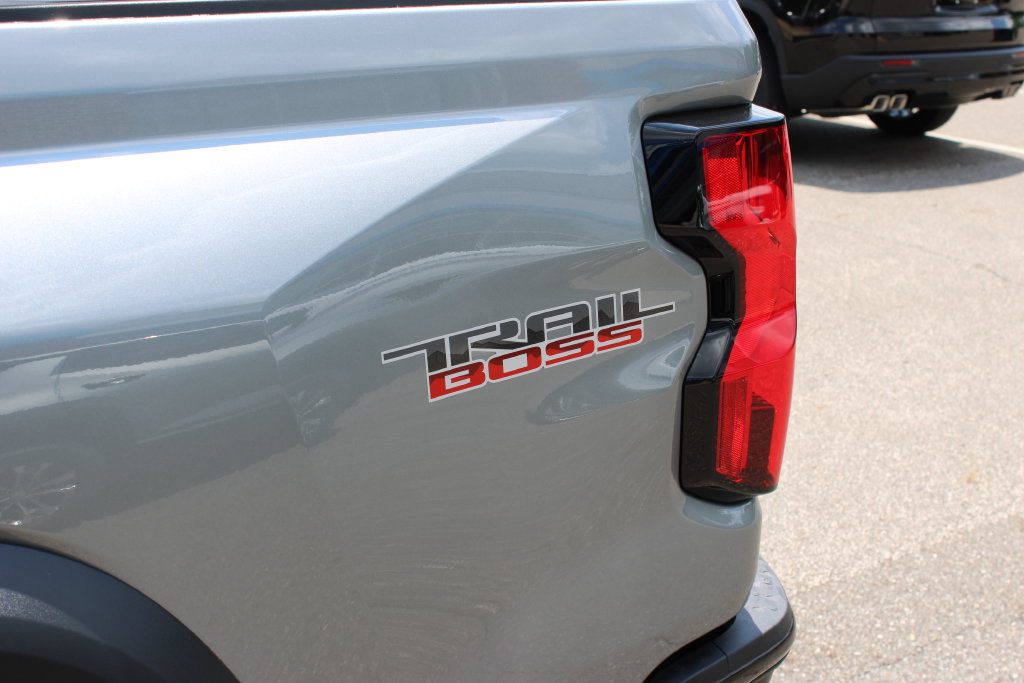 New 2026 Chevrolet Colorado Trail Boss w/ Midnight Edition AWD/4WD image 31