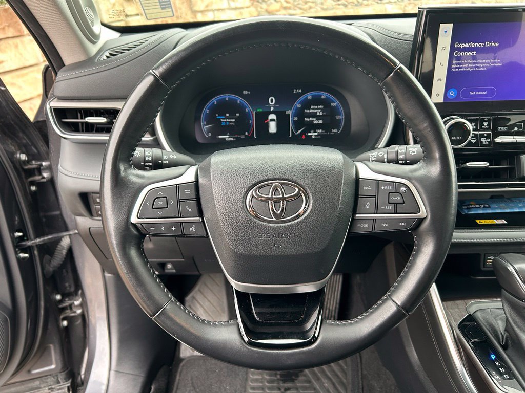 Used 2023 Toyota Highlander Limited AWD/4WD image 10