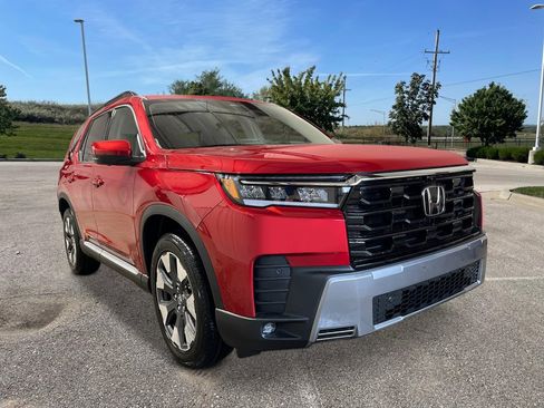 New 2026 Honda Pilot Touring image 9