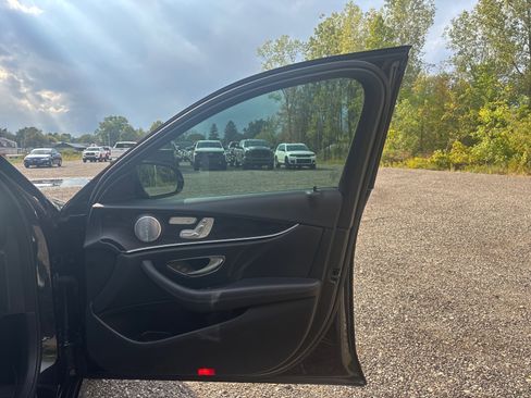 Used 2019 Mercedes-Benz E 450 4MATIC Sedan image 26