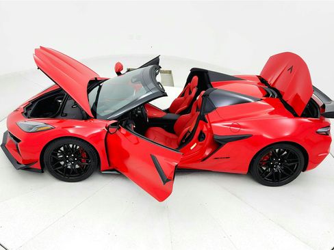 Used 2024 Chevrolet Corvette Z06 image 21