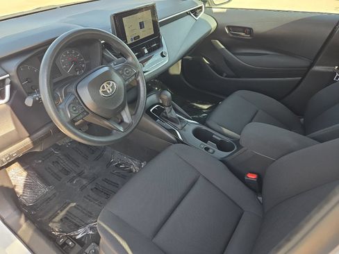 Used 2025 Toyota Corolla LE FWD image 9