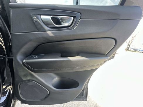 Used 2023 Volvo XC60 B5 Core image 36