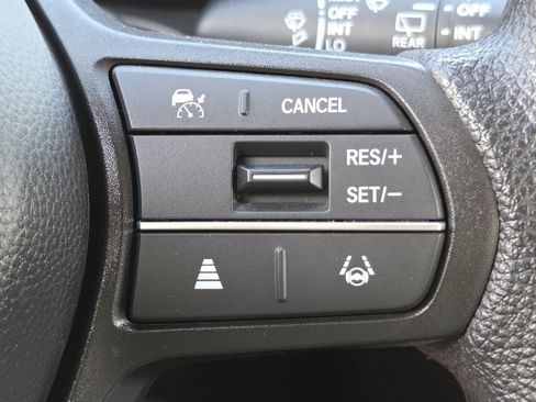Certified 2024 Honda HR-V LX image 8
