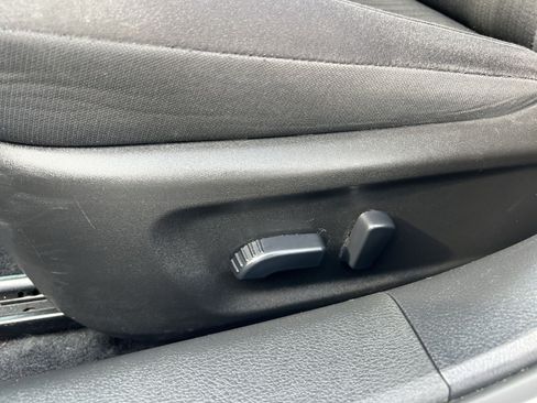 Used 2024 Nissan Altima 2.5 SV FWD image 14
