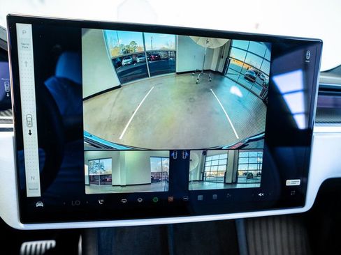 Used 2022 Tesla Model X Plaid image 45