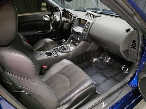 Used 2020 Nissan 370Z NISMO RWD image 35