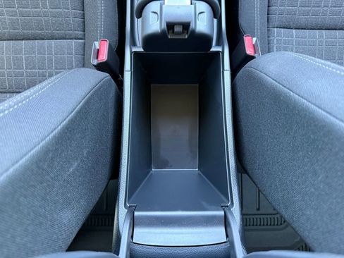 Certified 2025 Honda HR-V LX image 29