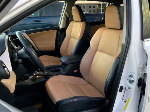 Used 2016 Toyota RAV4 Limited image 7