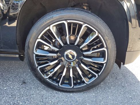 Used 2026 Chevrolet Tahoe High Country AWD/4WD image 5