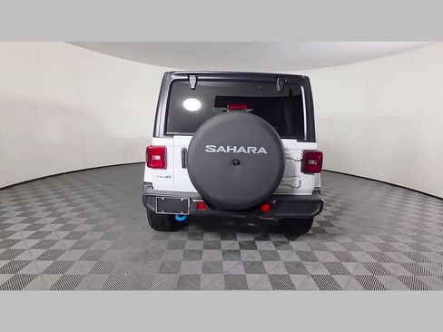 Used 2022 Jeep Wrangler Unlimited Sahara AWD/4WD image 42
