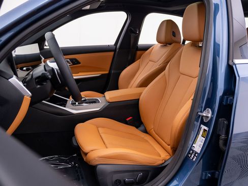 Certified 2025 BMW 330i xDrive Sedan AWD/4WD image 16