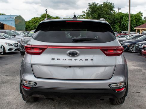 Used 2022 Kia Sportage Nightfall Edition image 5