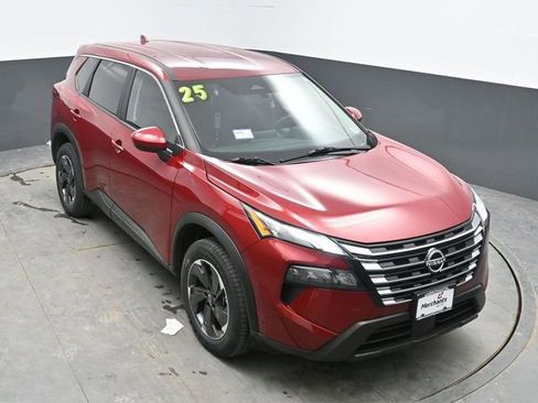 Used 2025 Nissan Rogue SV image 27