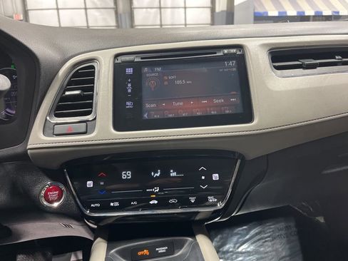 Used 2018 Honda HR-V EX image 29