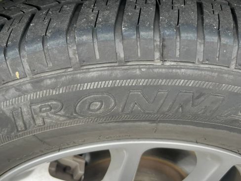 Used 2023 Chrysler Pacifica Touring-L FWD image 12