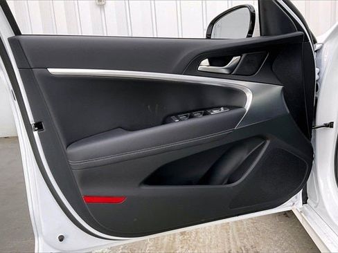 New 2026 Genesis G70 2.5T image 10