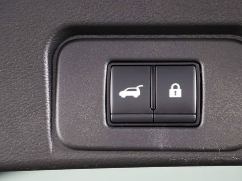 Used 2023 Nissan Rogue SV w/ SV Premium B Package FWD image 30