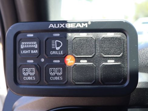 Used 2021 Toyota Tacoma TRD Off-Road w/ Technology Package AWD/4WD image 21