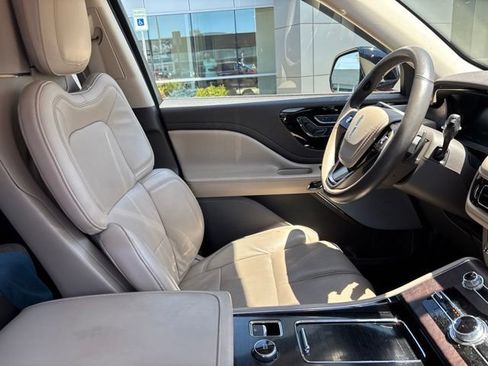 Used 2022 Lincoln Aviator Reserve w/ Equipment Group 201A AWD/4WD image 9