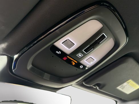 Certified 2023 Volvo XC60 B5 Plus w/ Climate Package FWD image 19