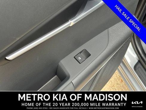 Used 2025 Kia Niro EX Touring FWD image 27