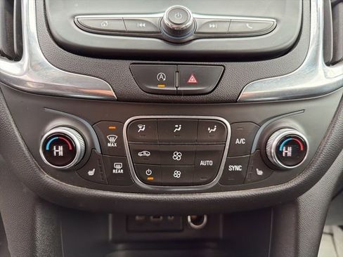 Used 2023 Chevrolet Equinox LT image 23