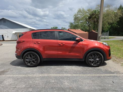 Used 2022 Kia Sportage Nightfall Edition image 2