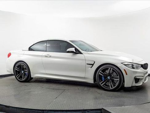Used 2015 BMW M4 Convertible image 9