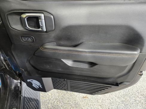 Used 2021 Jeep Gladiator Overland AWD/4WD image 23
