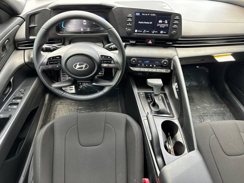 Used 2026 Hyundai Elantra Sport FWD image 22
