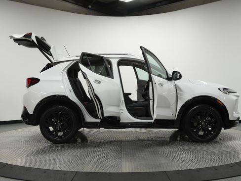 New 2026 Buick Encore GX Sport Touring AWD/4WD image 9