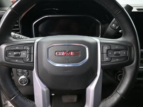 Used 2025 GMC Sierra 1500 SLT AWD/4WD image 18