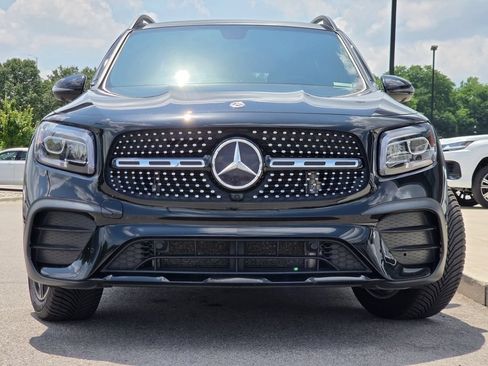 Used 2021 Mercedes-Benz GLB 250 4MATIC image 3