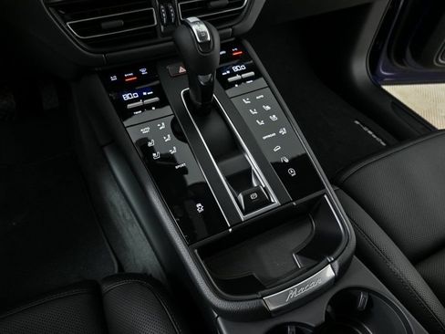New 2026 Porsche Macan AWD/4WD image 18