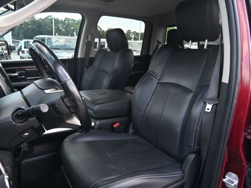 Used 2019 RAM 1500 Laramie w/ Convenience Group AWD/4WD image 12