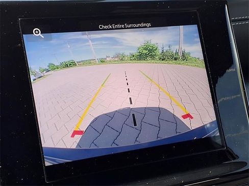 Used 2024 Jeep Grand Cherokee Altitude image 9