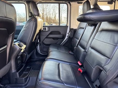 Used 2020 Jeep Wrangler Unlimited Sahara image 10