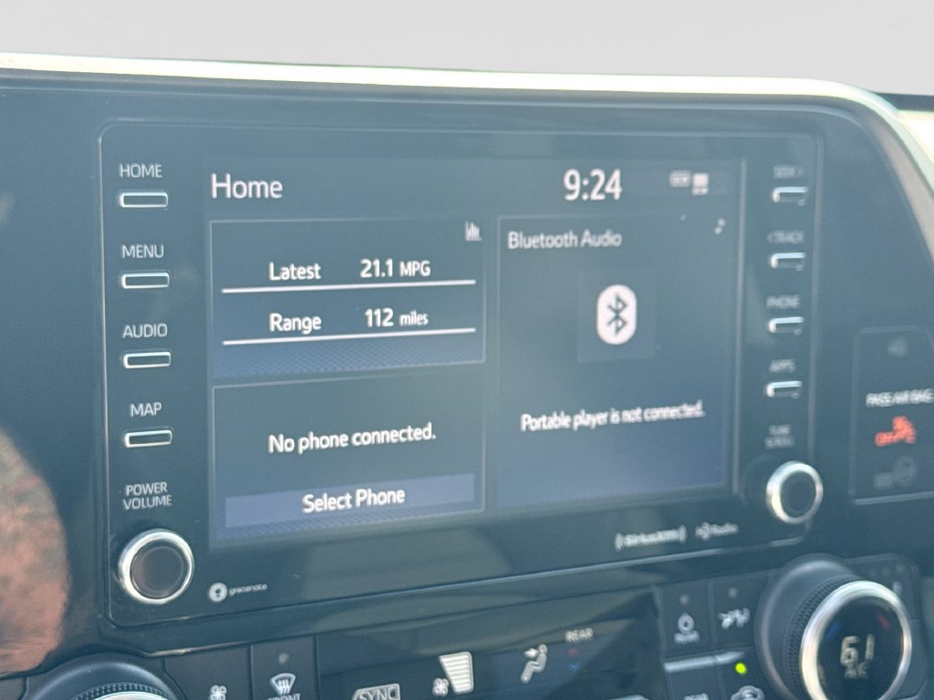 Used 2022 Toyota Highlander XLE AWD/4WD image 20
