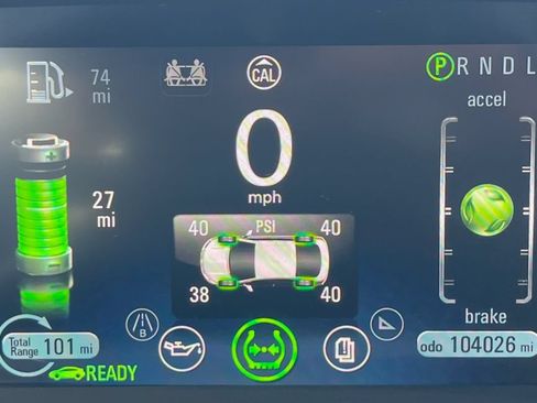 Used 2014 Chevrolet Volt Premium w/ Premium Trim Package FWD image 23