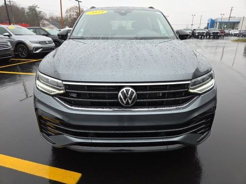 Certified 2023 Volkswagen Tiguan SE R-Line image 2