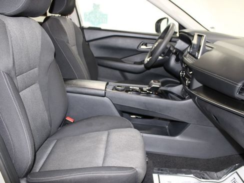 Used 2024 Nissan Rogue SV AWD/4WD image 26