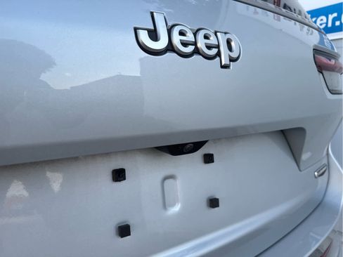 Used 2025 Jeep Grand Cherokee L Summit AWD/4WD image 22