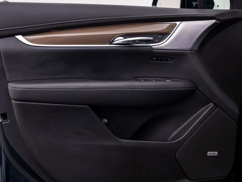 Certified 2025 Cadillac XT6 Sport w/ Platinum Package AWD/4WD image 15