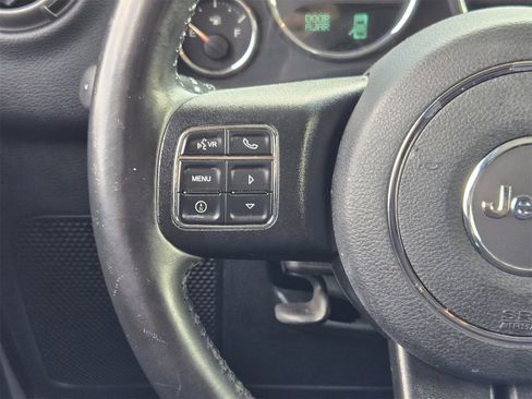 Used 2018 Jeep Wrangler Unlimited Sport w/ Connectivity Group image 26